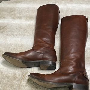 Frye Genuine Leather Riding boots size 9 women’s.  Great Condition!! ❤️